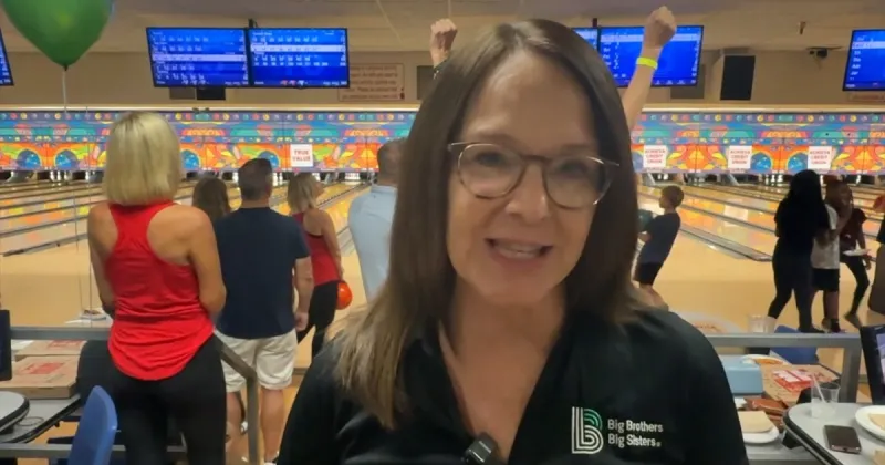 Kids meet mentors, former NFL players at Tampa bowling fundraiser