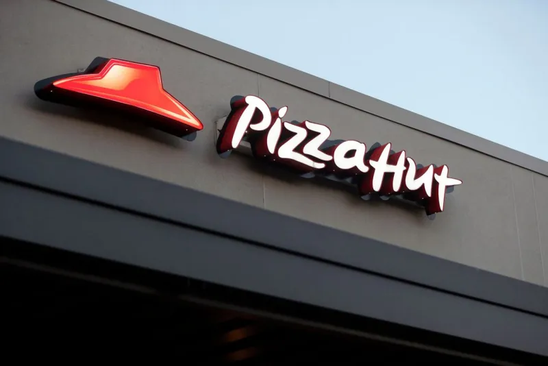 Pizza Hut, overtaken by the arrival of delivery culture, will be sold for $2.7 billion