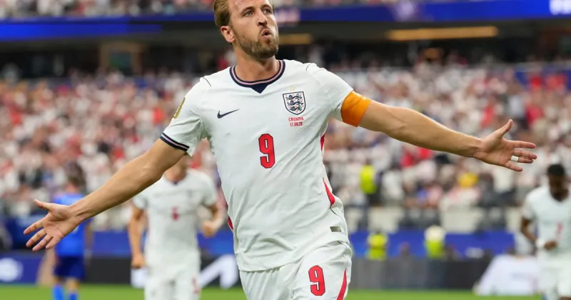 Kane sends England past Croatia