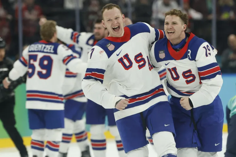 Lightning Morning News: Division rival makes a big move while a potential free agent target stays put