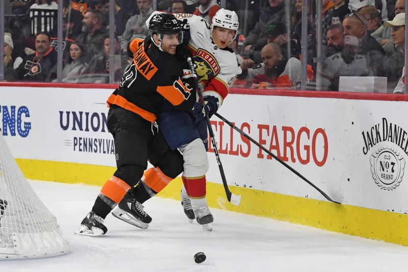 Panthers acquire Garnet Hathaway from Flyers