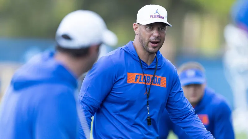 Jon Sumrall and Florida must pull an inside straight to lure 4-star DL from SEC rivals