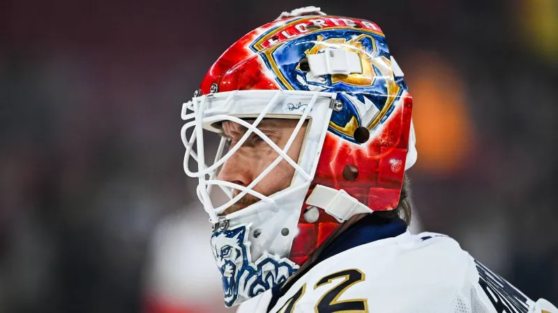 Former Panthers goalie Sergei Bobrovsky turns heads at Maple Leafs introduction
