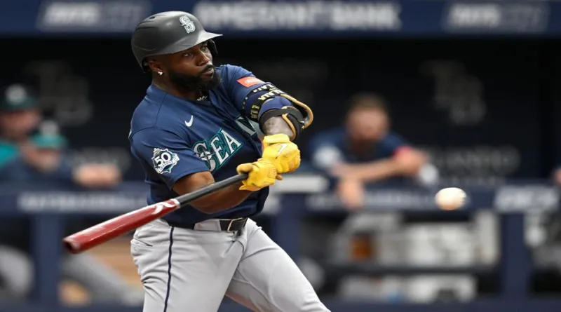 Rays retire Longoria's number, but fall to Mariners