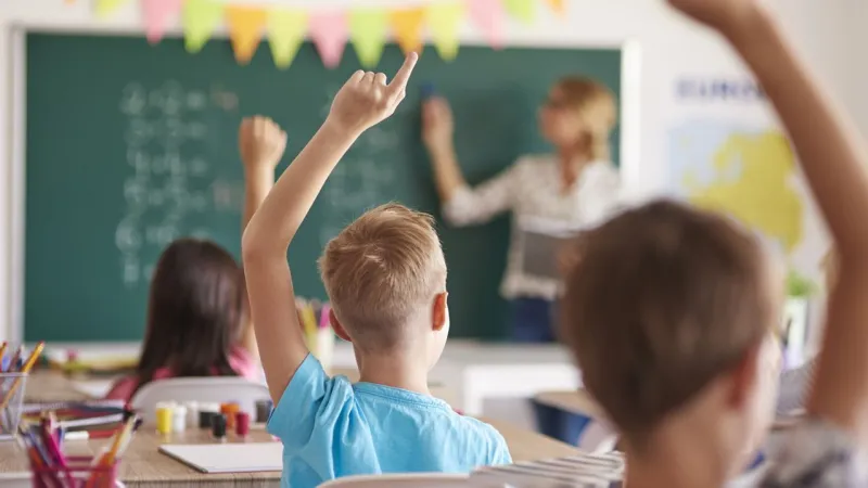 Back to school in Central Florida: Start dates, holidays, early releases and weather makeup days