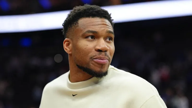 Giannis delivers perfect message in Heat introduction press conference