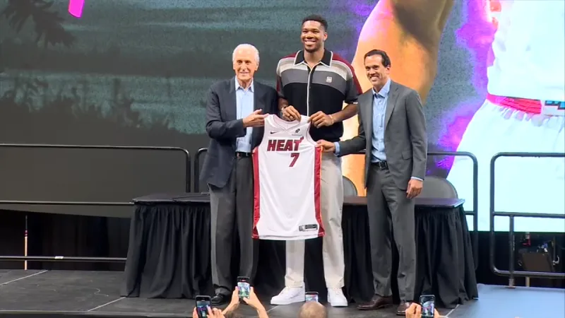 Giannis embraces pressure to bring title to Miami during introduction with Heat