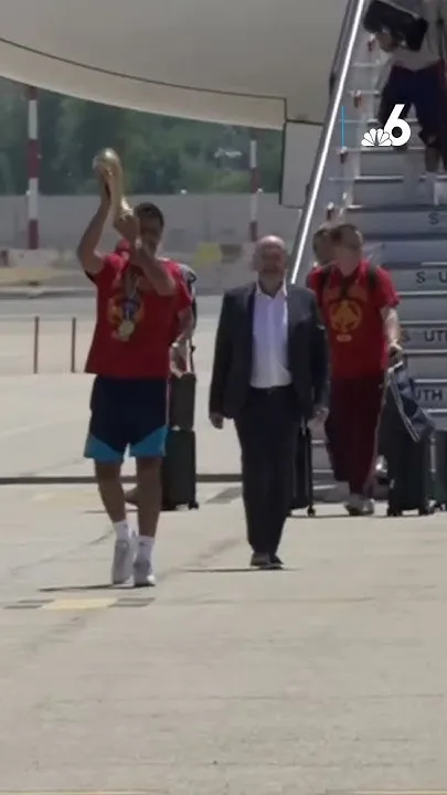 World Cup champions: Spanish national team returns after defeating Argentina (Video)