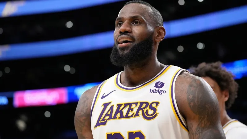 LeBron again opts against Heat, moves on to 76ers in free agency