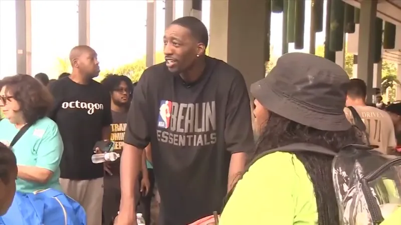 Heat's Adebayo helps distribute 3,500 backpacks ahead of new school year in Miami