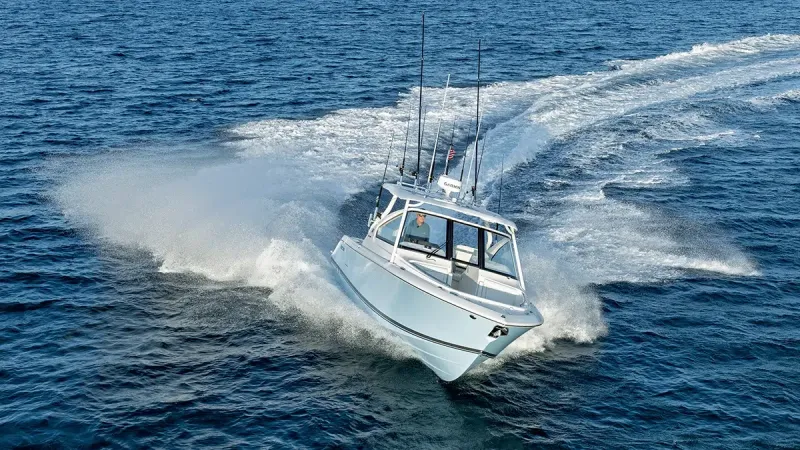 Pursuit DC 286 Review: Big Features Packed Into a 30-Foot Do-It-All Boat
