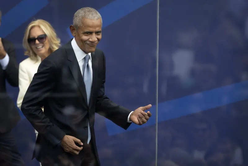 Barack Obama puts "Ingls en Miami" on his summer playlist