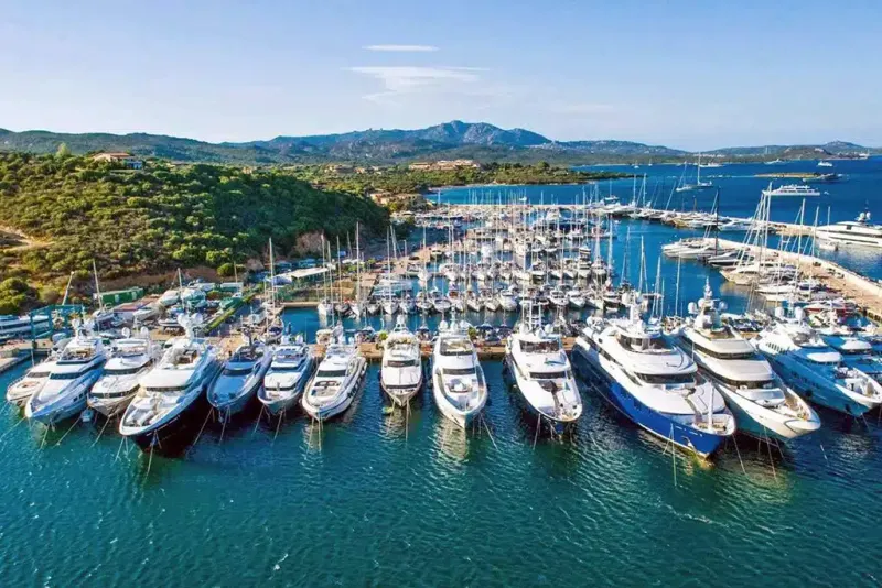 MarineMax Acquisition: Safe Harbor Agrees to $1.5 Billion Deal