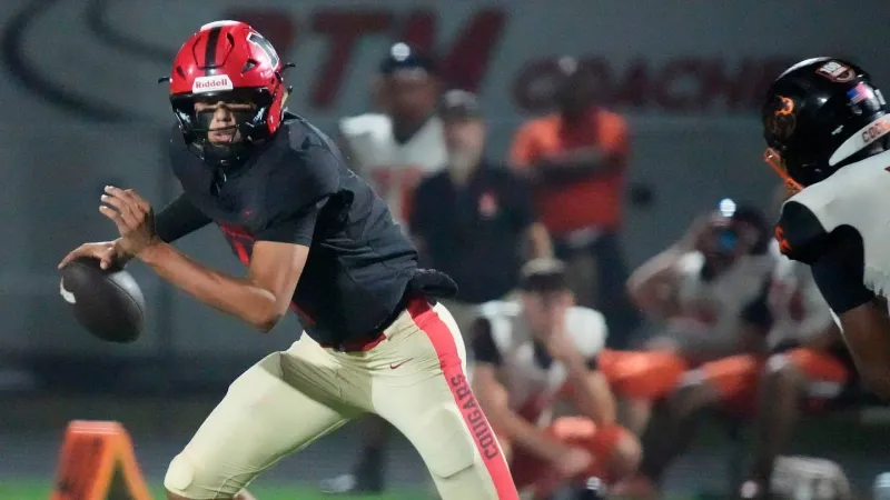 Florida QB commit Davin Davidson runs into buzzsaw in preseason opener