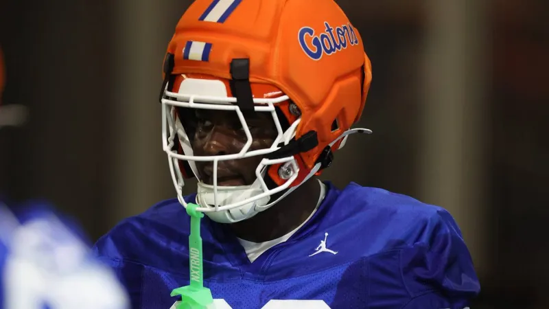 Florida's 288-pound freshman shows why he isn't giving up on playing tight end
