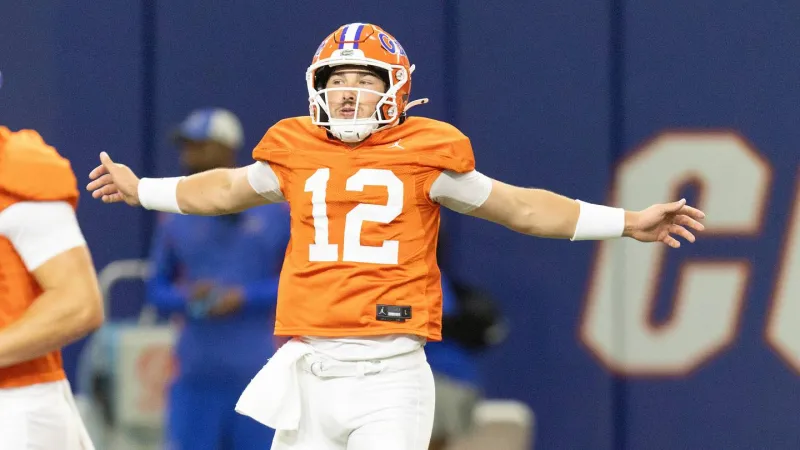 It's Aaron Philo time to run the show and Florida's offense is going full speed ahead