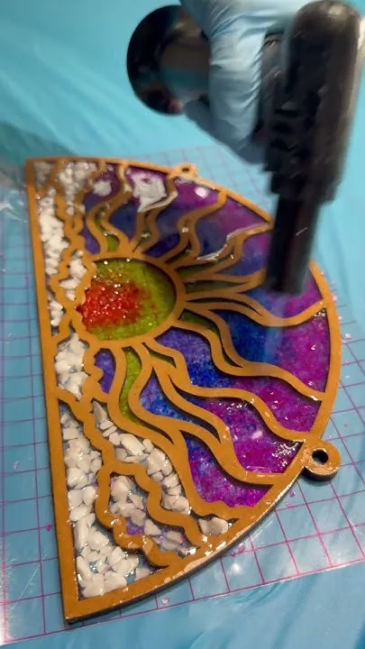 Rainy day fun at Shattered Glass Art Studio (Video)
