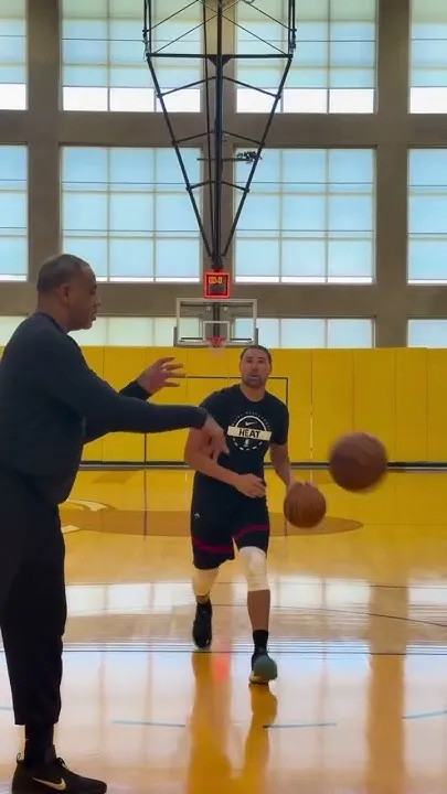 Klay Thompson wasted no time... (Video)
