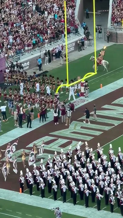ETHAN PRITCHARD LEADS FSU FOOTBALL OUT OF TUNNEL  (Video)