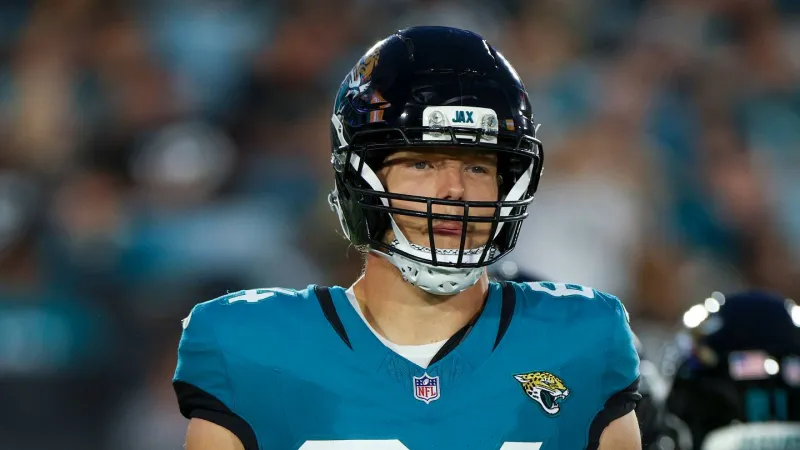Jaguars take care of tight end surplus by trading Hunter Long to Cardinals