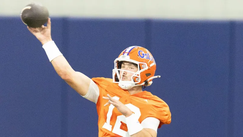 Florida's projected 2026 offensive starters give Aaron Philo a loaded supporting cast