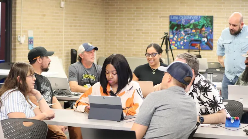 Veterans turn business ideas into something real on screen
