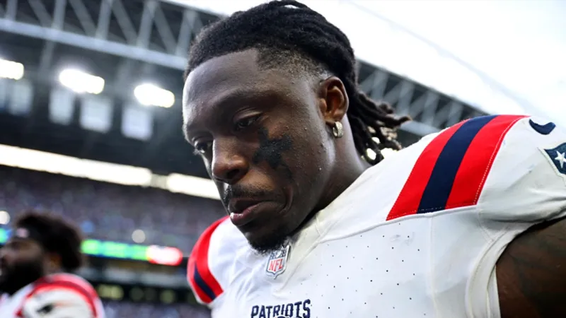 Patriots Reportedly Placing A.J. Brown On Injured Reserve With Ankle Injury