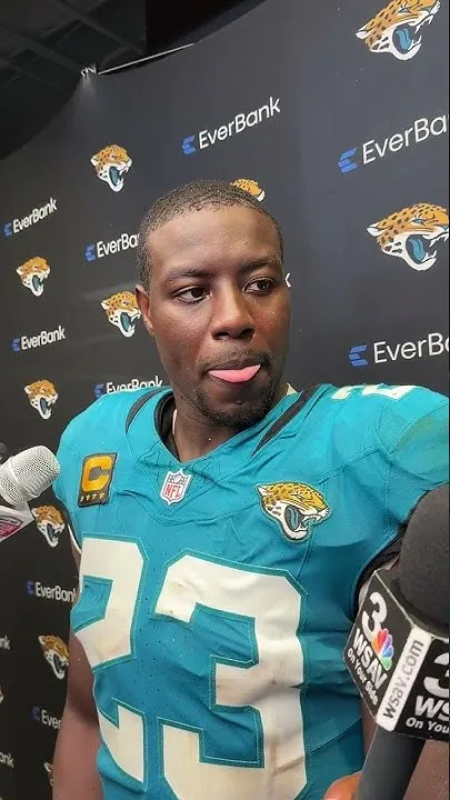 Jaguars defense, Foye Oluokun, set the early tone vs Browns with turnover (Video)
