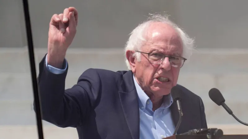 Sen. Bernie Sanders, Steve Bannon form unlikely alliance in calling for government oversight of AI