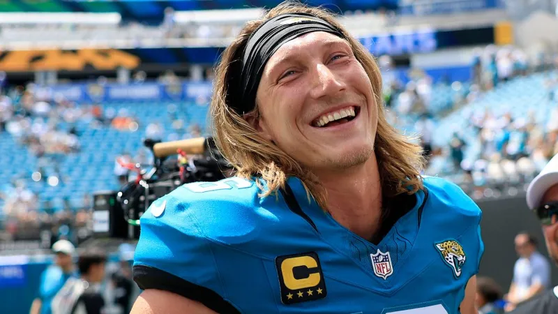 Trevor Lawrence's incredible ability rolling left makes him a unicorn among NFL QBs