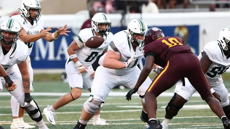 Hatters Head West for First-Ever Meeting with No. 11 UC Davis