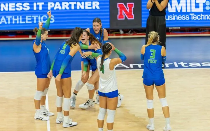 Eagles take set from No. 1 Nebraska in front of sell-out crowd in Lincoln
