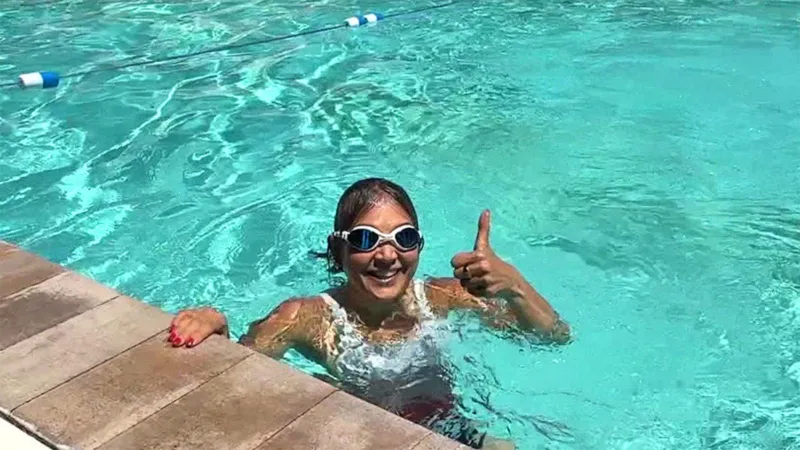 Is swimming in an ocean as easy as swimming in a pool?