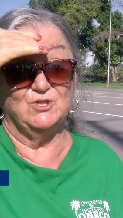 Someone tell her shes in oneco  (Video)