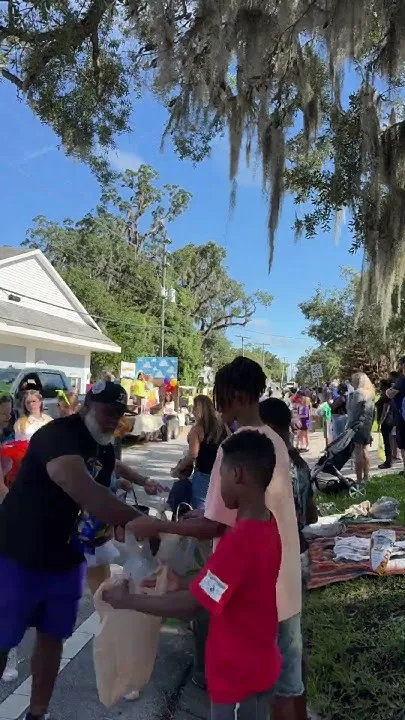 Timelapse of Hernando High School Homecoming Parade #shorts (Video)