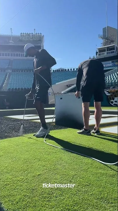 POV: the field got a throwback makeover  #NEvsJAX #DUUUVAL (Video)