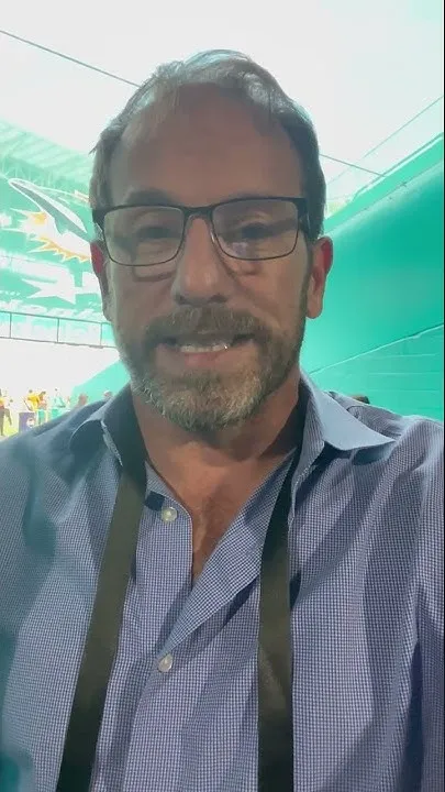 Dolphins lose to Chiefs, Achane injured (Video)