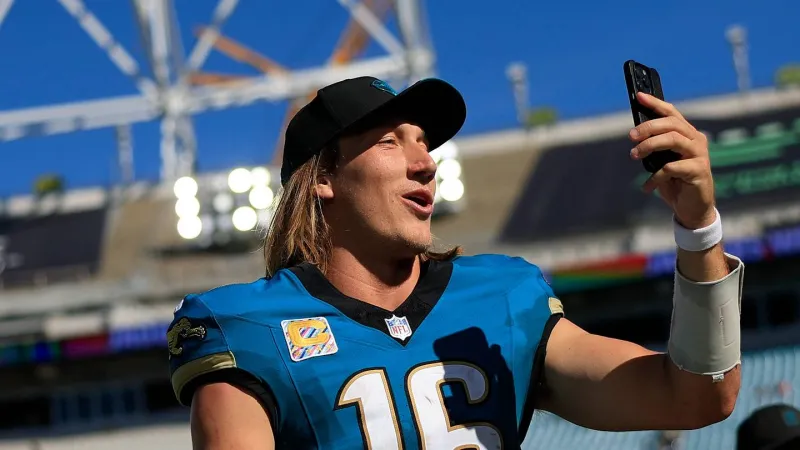 Trevor Lawrence was wrong to kneel down for the right reason in Jaguars' Week 3 win