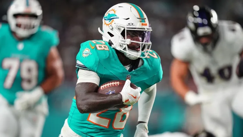 Dolphins running back De'Von Achane out for season with torn ACL