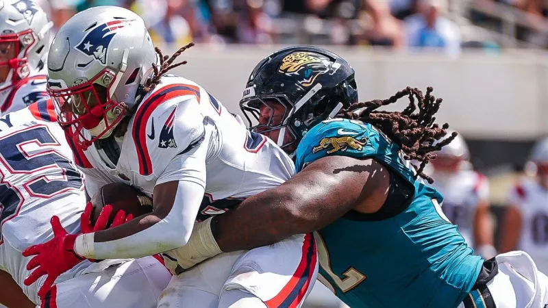 DaVon Hamilton proves in win vs. Patriots why he's the heart of Jaguars defense