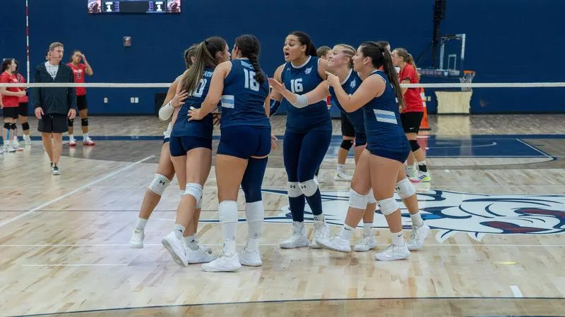 Women's Volleyball Closes Out Month With 3-1 Victory at Ave Maria