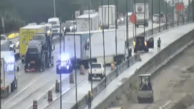 Crash blocks Turnpike lane between Okeechobee and Southern boulevards in Palm Beach County