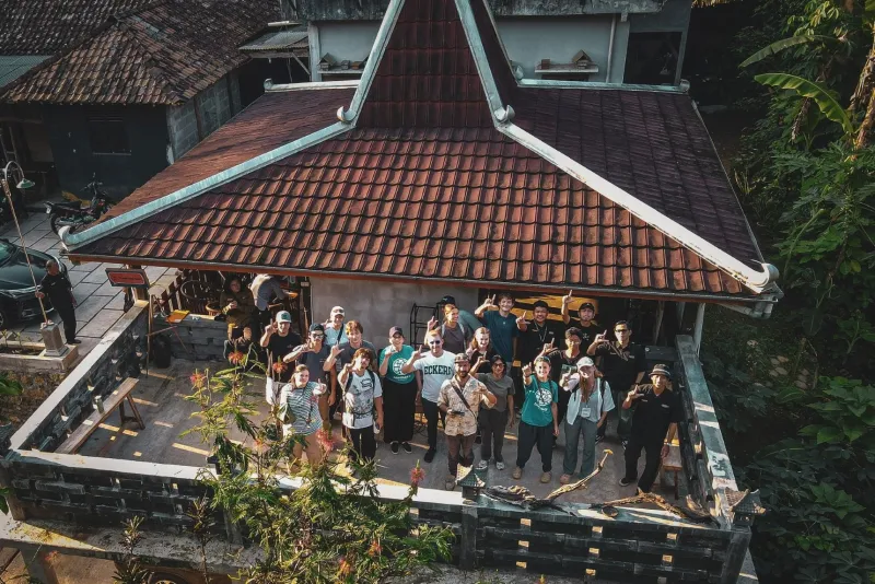 Eckerd College professors blend policy and marine science in unique study abroad trip to Indonesia