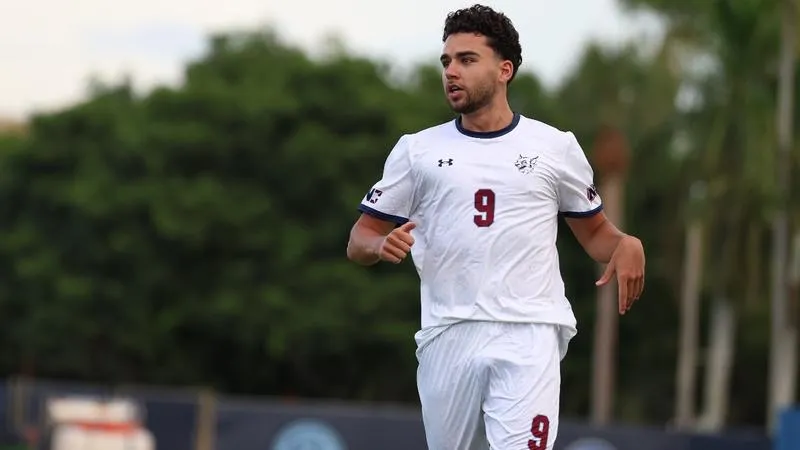 Men's Soccer Uses Strong First Half for Win at Ave Maria