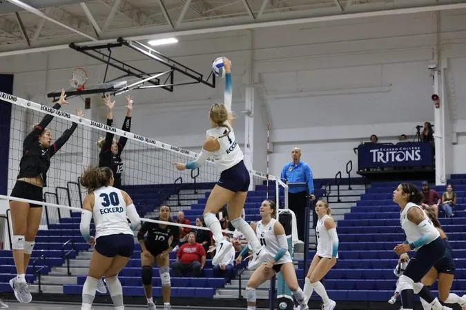 Volleyballs drops battle with No. 9 Barry