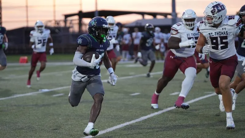 Despite Competitive Second Half, Football Falls to No. 10 St. Thomas