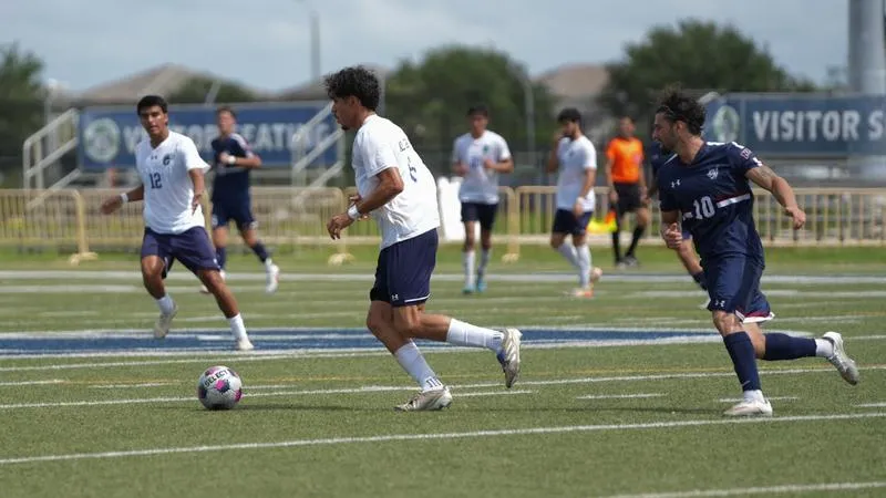 Men's Soccer Falls to St. Thomas