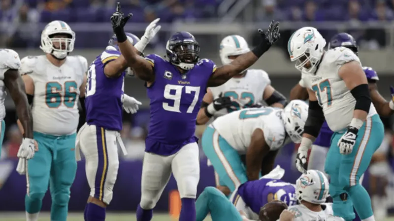 Dolphins drop ugly, penalty-riddled defensive struggle against Vikings for fourth straight