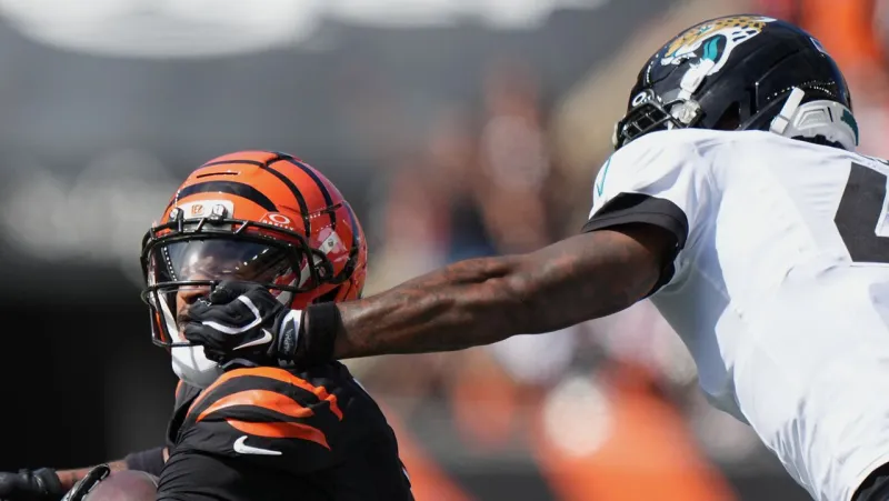 Trevor Lawrence finally gets 1st win over Bengals as Jaguars hold on for 22-17 victory