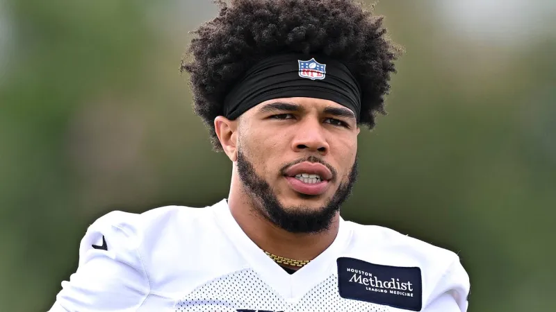 Jaguars poach Alijah Huzzie from Texas practice squad to bolster CB depth